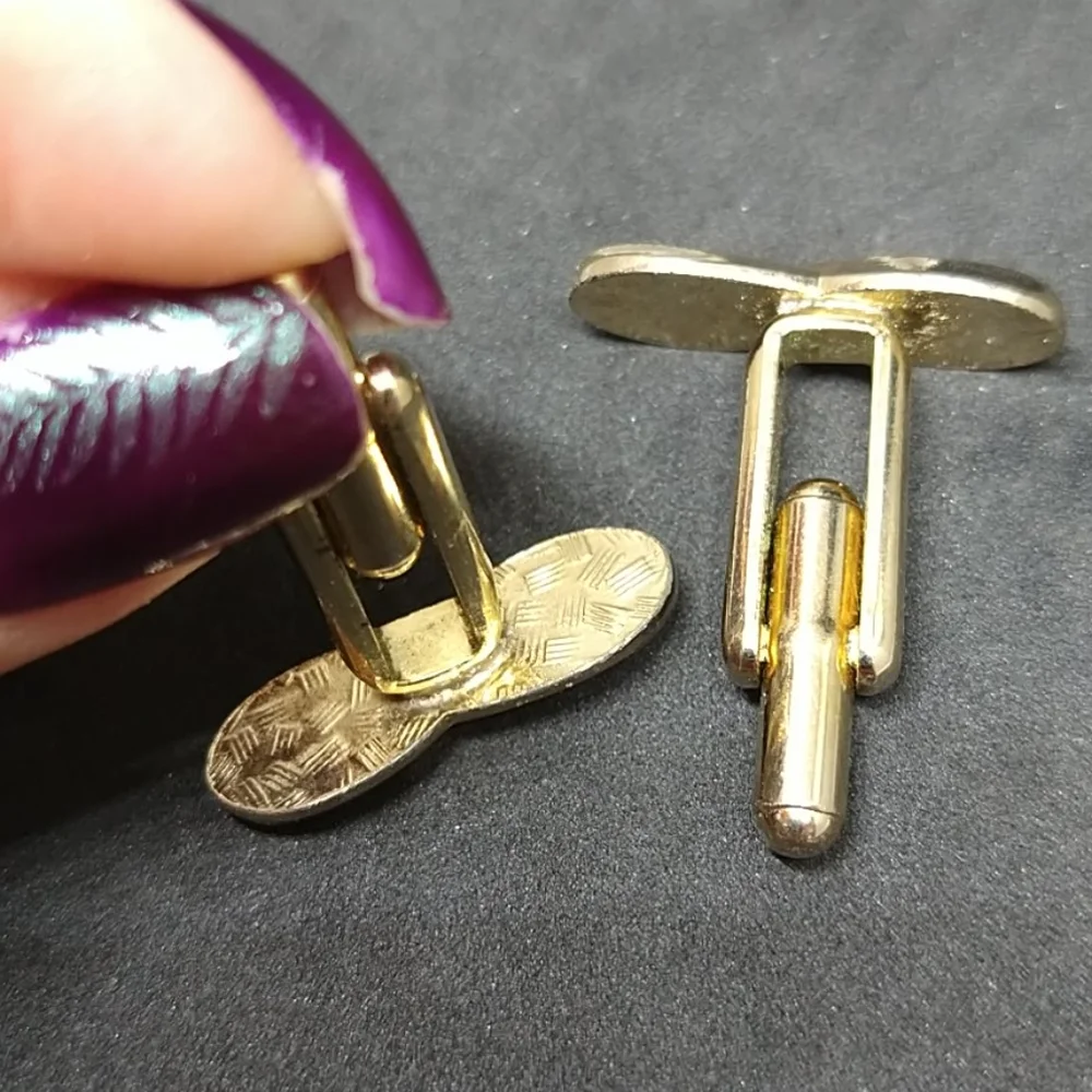 Authentic Vintage goldtone cufflinks infinity symbol
